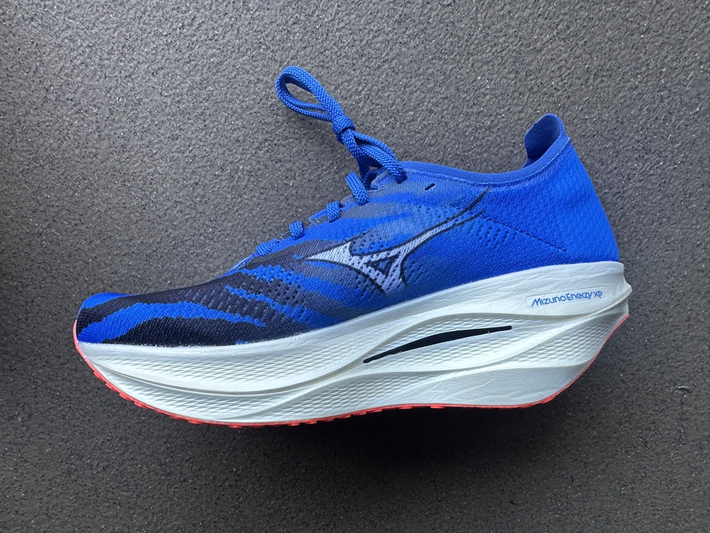 ミズノ ウエーブリベリオンプロ3 右内側写真