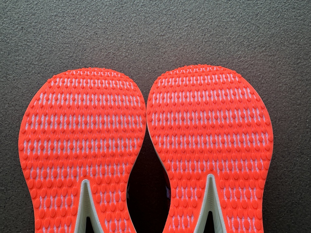 ミズノ ウエーブリベリオンプロ3 アウトソールつま先写真