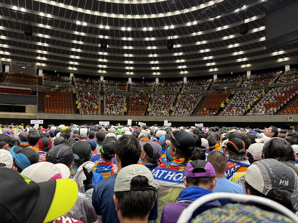 大阪マラソン2025 荷物受け取り 会場の様子